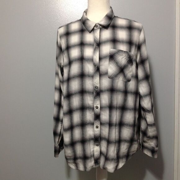 Eddie Bauer Tops - Eddie Bauer flannel button up shirt size XL